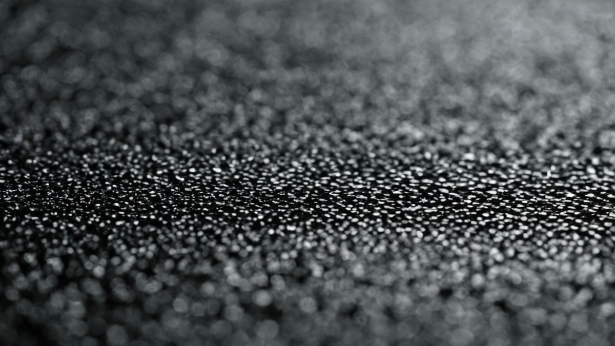 Écran flou montrant une vérification de site de billetterie avant paiement.