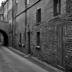 Village sous arches logement cesse interrompre featured