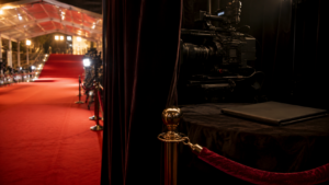 Cannes et IA : la machine reste dehors, mais elle parle en coulisses