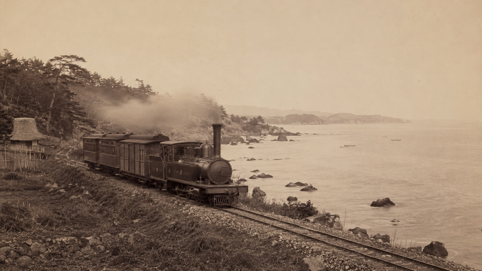 Locomotive à vapeur ancienne sur une courte voie ferrée côtière du Japon du XIXe siècle