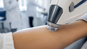 Un vaccin contre les coronavirus, dont l’IA a dessiné le coeur, passe son premier test sur l’humain