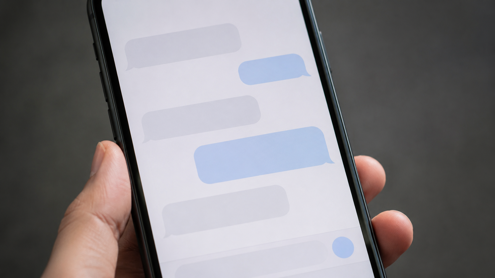 Écran de messagerie générique avec des bulles de conversation vides