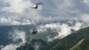 Un cheval blessé hélitreuillé au-dessus de l&rsquo;Andorre : comment on héliporte un demi-tonne sans le blesser