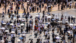 42,7 millions de visiteurs : le Japon bat son record de fréquentation et suffoque sous la chaleur