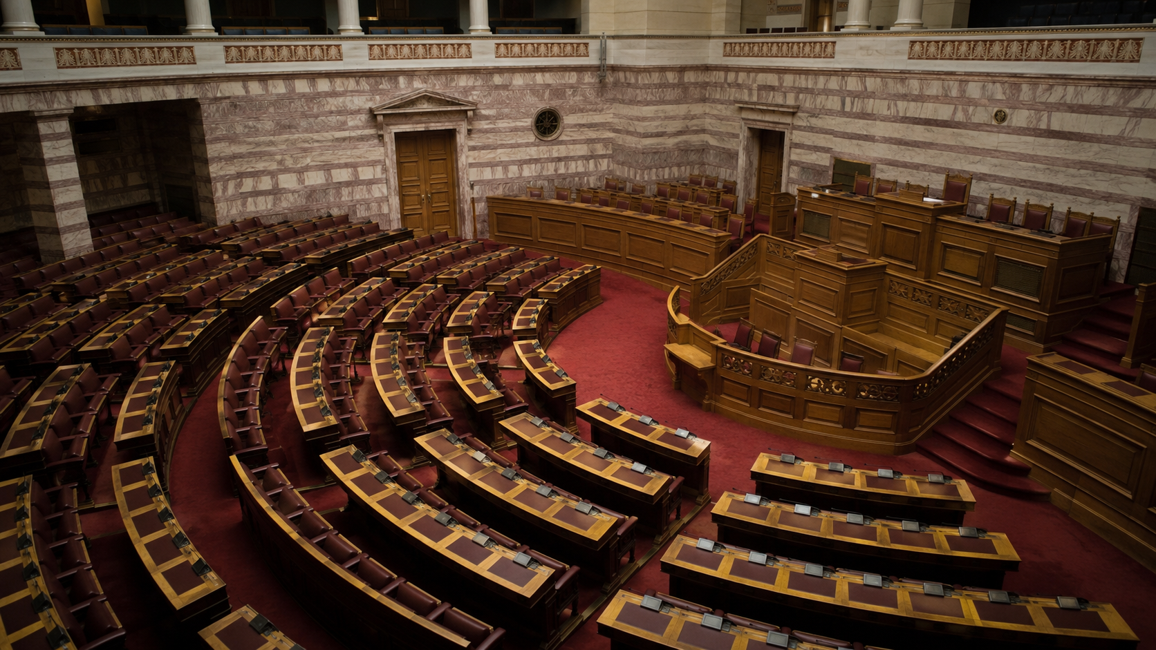 Hémicycle générique et vide aux rangées de sièges anonymes