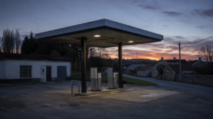 10 806 stations-service en France : la carte du réseau se rétrécit, carburant par carburant