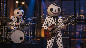 Angine de Poitrine : le duo masqué du Saguenay a débarqué chez Jimmy Fallon