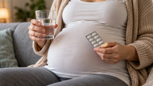 Paracétamol pendant la grossesse et autisme : plus les études sont solides, plus le lien s’efface